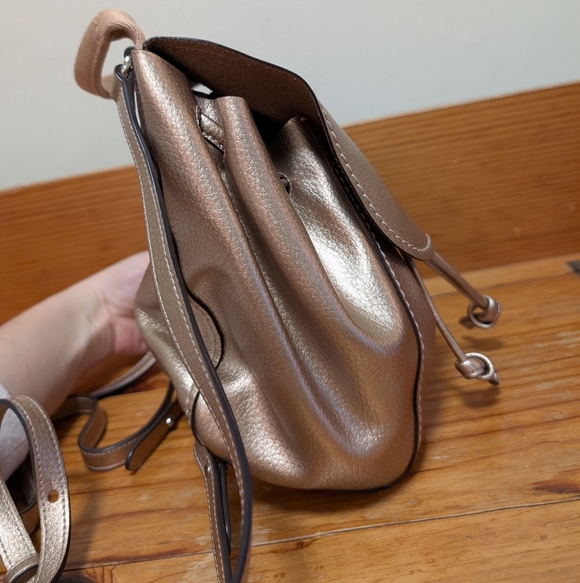 Coach Derby mini backpack in rose gold metallic pebbled leather - Picture 5 of 10